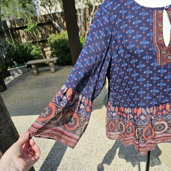 Joie  Hakima Print Peasant Top Boho Blouse Shirt Silk  blouse S - Picture 9 of 16
